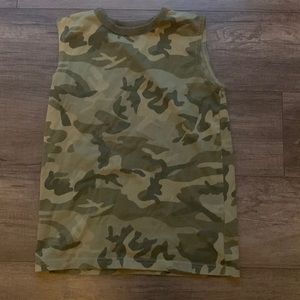 Boys Childrens place camo sz 7/8 sleeveless top